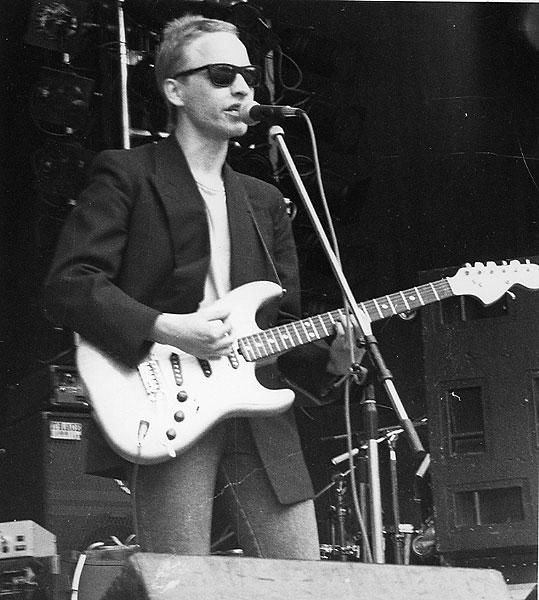 enemies-radrennbahn87_web.jpg - 1987 Open Air in der Singener Radrennbahn